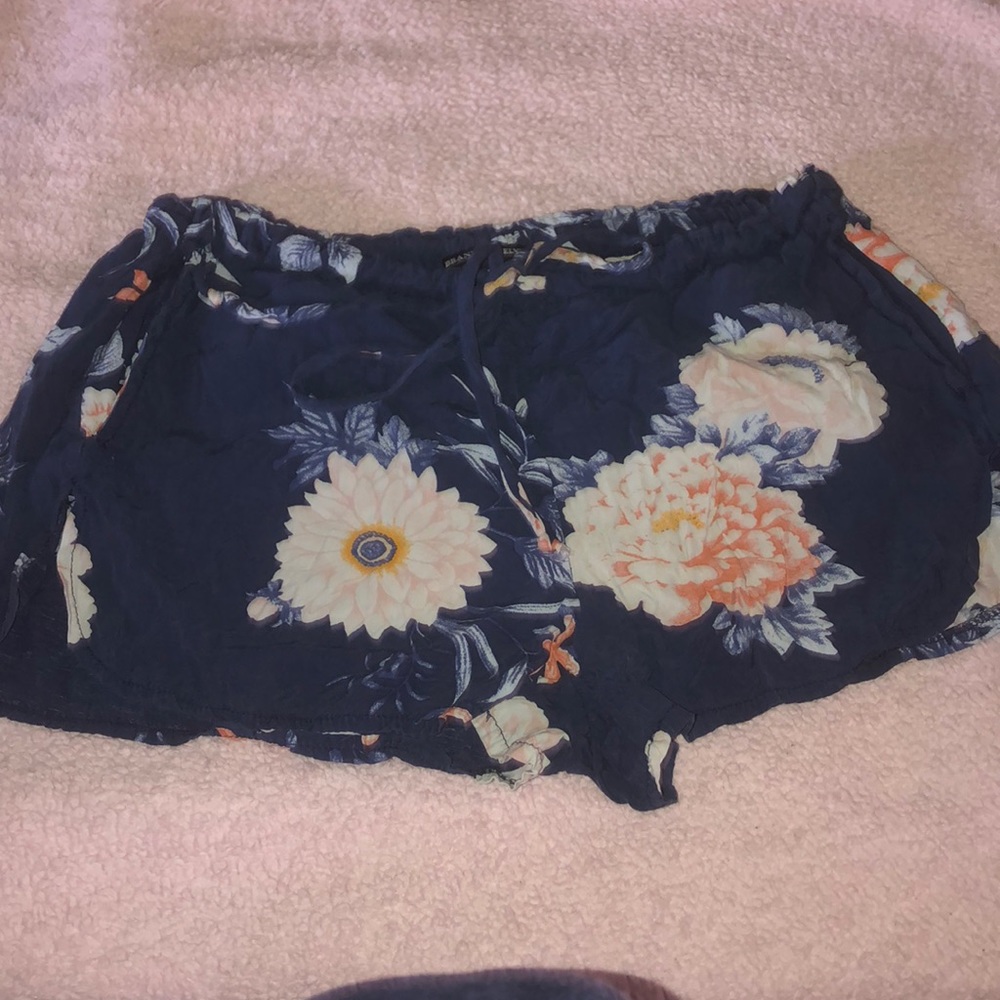 Brandy Melville shorts - Picture 1 of 7